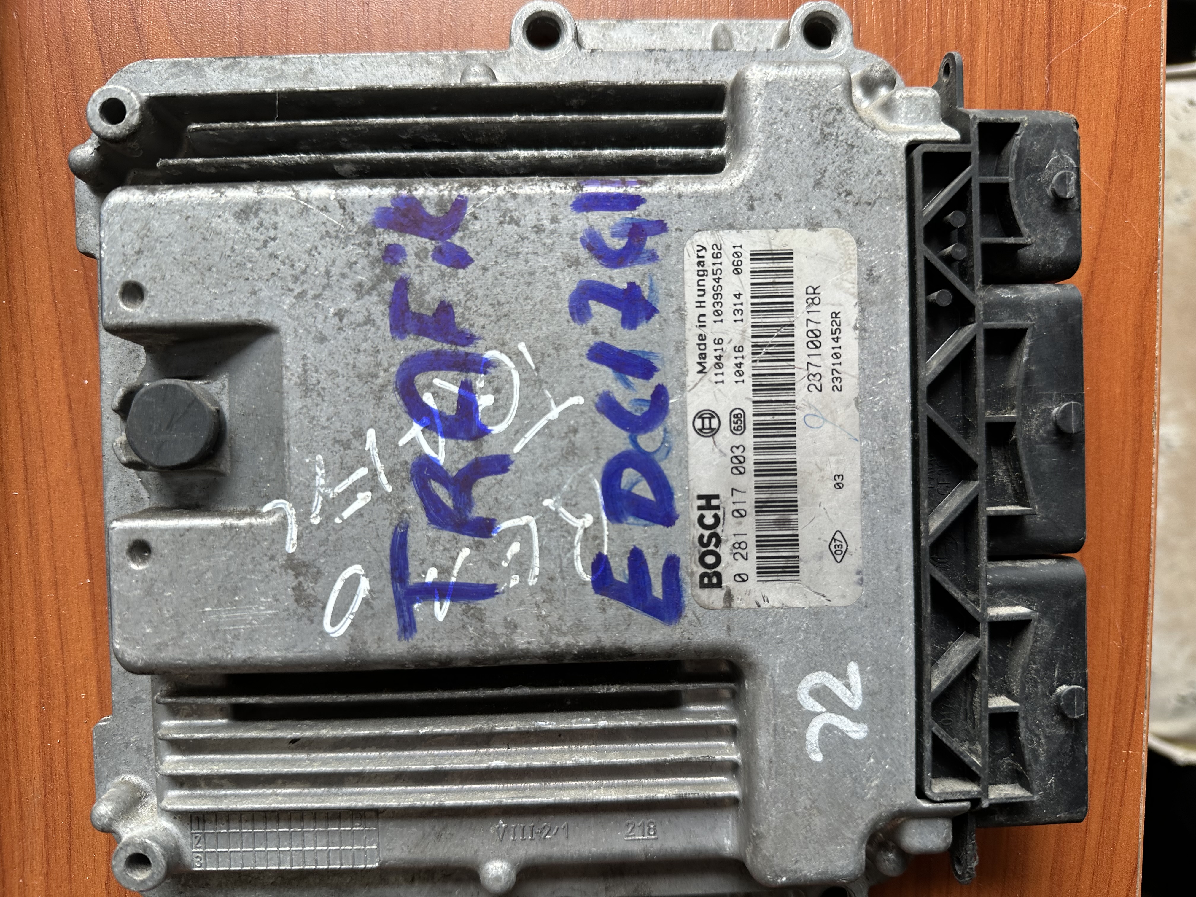 RENAULT TRAFİC DİZEL MOTOR BEYNİ 237100718R 237101452R BOSCH 0281017003 EDC17C11