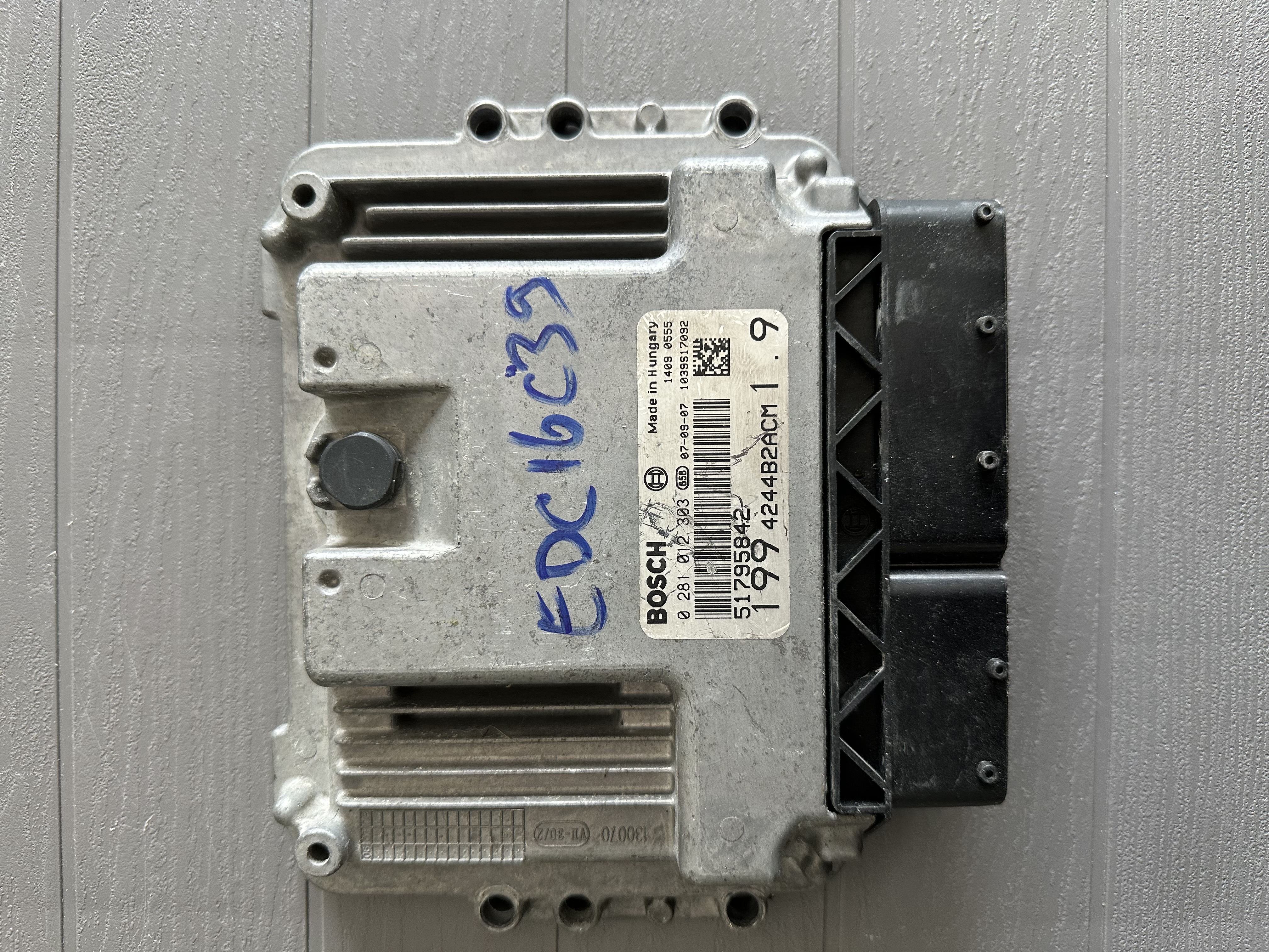 FİAT 1.9 DİZEL MOTOR BEYNİ BOSCH 0281012303 51795842 EDC16C39